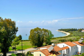 Heracles Guesthouse, Rovies